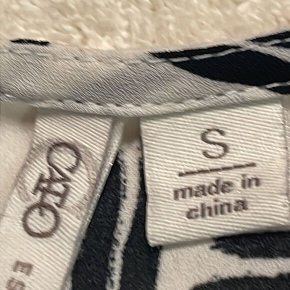 Small Cato black/white long sleeve v-neck geometric stripe lantern sleeve blouse - Picture 10 of 12